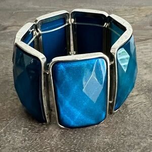 🍭6/$30 Blue and silver tone faceted bead chunky stretch bracelet